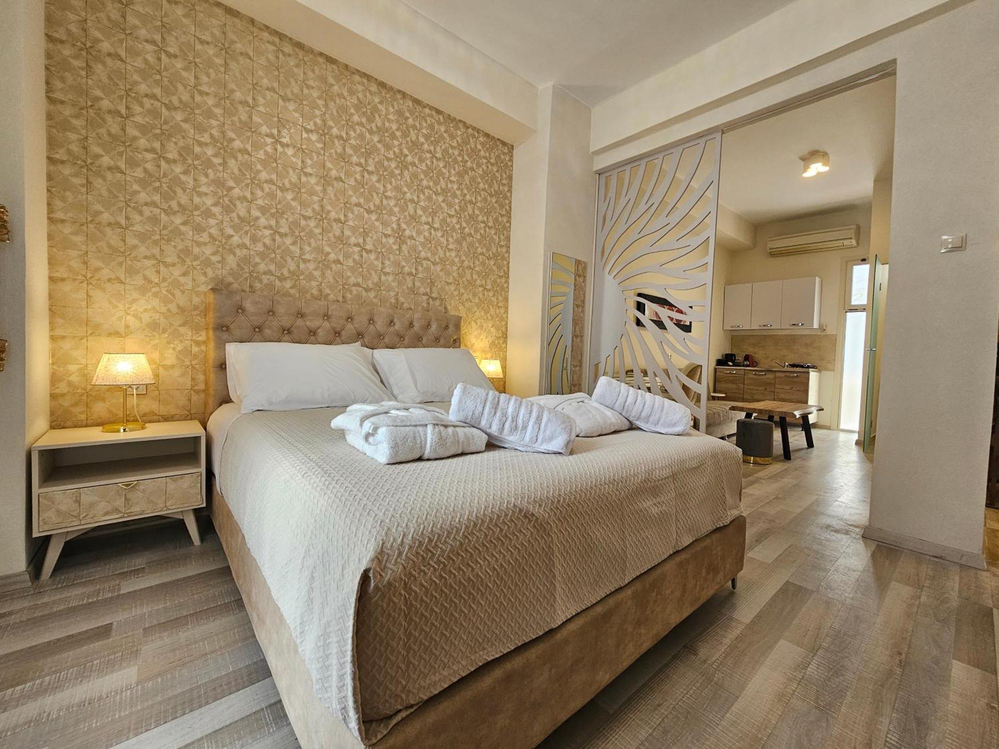Rhodes City Golden City Center Suites מראה חיצוני תמונה